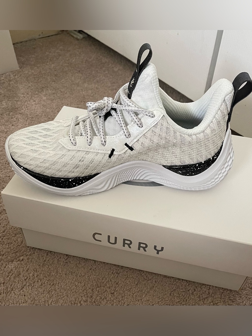 Under Armour Curry Men/Women's White & Black Athletic Sneakers
